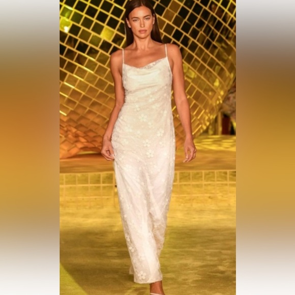 STAUD Dresses & Skirts - NWT Runway STAUD White Floral Maxi Dress Size Small Fully lined adjustable strap